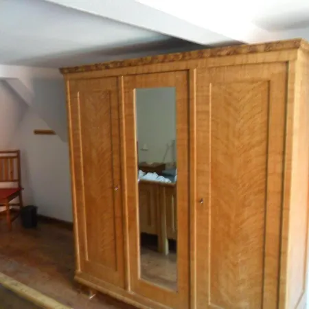 Hébergement de vacances Ruime Vakantiewoning Met 4 Slaapkamers Voor Max 9 Personen *